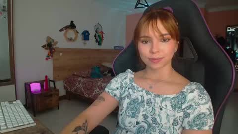 Snapshot of lolaverse chatting on November 4, 2025, 7:57 pm Lola doll online show from November 4, 2025, 7:57 pm