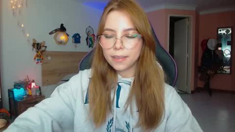 Snapshot of lolaverse chatting on February 8, 2026, 6:11 pm Lola doll online show from February 8, 2026, 6:11 pm