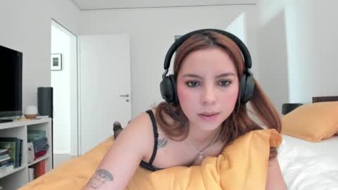 Snapshot of lolaverse chatting on April 11, 2026, 7:24 am Lola doll online show from April 11, 2026, 7:24 am