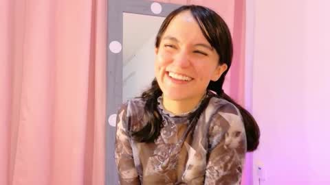 Lola online show from October 21, 2025, 11:44 am