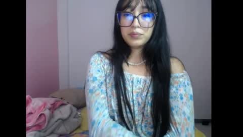 Lolita  online show from April 7, 2026, 4:57 am