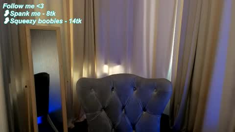 Snapshot of lolla_awesome chatting on September 19, 2025, 7:43 am Lolla online show from September 19, 2025, 7:43 am