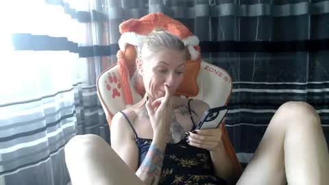 Snapshot of lollifox_1 chatting on May 20, 2026, 6:41 am Lisa online show from May 20, 2026, 6:41 am
