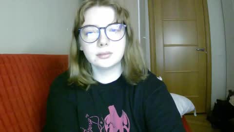 Snapshot of lollylol11 chatting on February 3, 2025, 7:18 am Lilly online show from February 3, 2025, 7:18 am