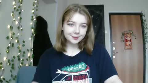 Snapshot of lollylol11 chatting on March 4, 2025, 11:19 am Lilly online show from March 4, 2025, 11:19 am