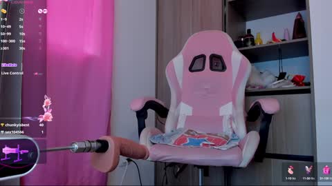 Snapshot of lollypetitte_ chatting on December 16, 2024, 5:22 pm Lolly online show from December 16, 2024, 5:22 pm