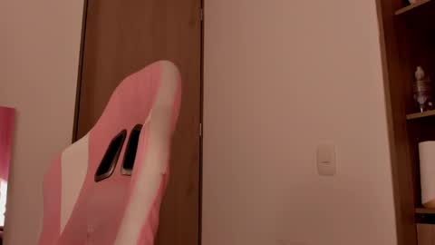 Snapshot of lollypetitte_ chatting on March 2, 2025, 3:02 am Lolly online show from March 2, 2025, 3:02 am