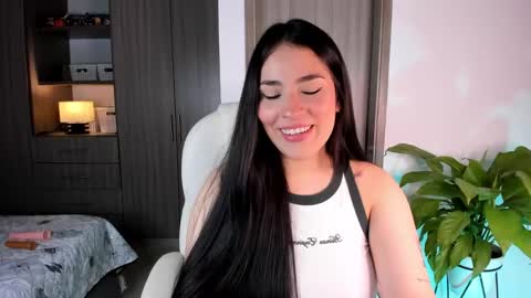 Snapshot of loly_peach chatting on January 8, 2026, 4:15 am Sarah online show from January 8, 2026, 4:15 am