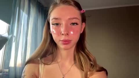 Lili online show from March 9, 2026, 3:38 pm