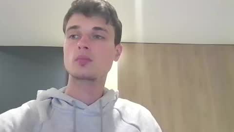 london_tomy online show from September 13, 2025, 9:58 pm