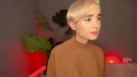 Snapshot of lonelly_lolly98 chatting on February 22, 2025, 1:22 am SABRINA online show from February 22, 2025, 1:22 am