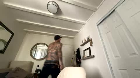 longwalksonthebeach69 online show from March 6, 2026, 10:28 pm