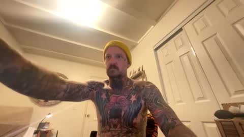 longwalksonthebeach69 online show from March 12, 2026, 7:03 am