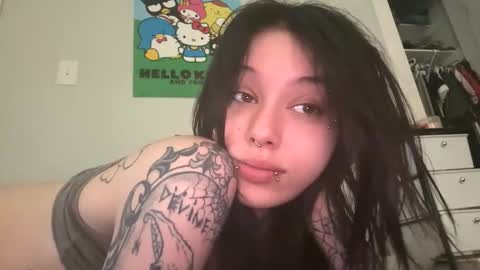 lookingforlona online show from March 5, 2026, 2:57 pm