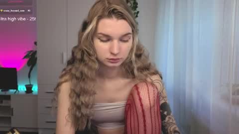 Luna online show from May 8, 2026, 4:51 am
