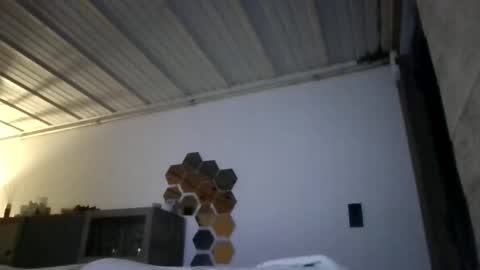 Snapshot of loonelyy chatting on January 7, 2026, 8:00 pm loonelyy online show from January 7, 2026, 8:00 pm