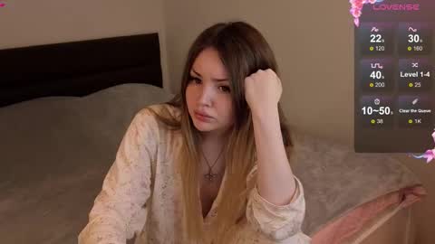 Lora online show from October 13, 2025, 11:43 am