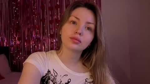 Snapshot of lora_amber chatting on May 14, 2026, 2:13 pm Lora online show from May 14, 2026, 2:13 pm