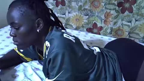 lora_amor online show from April 24, 2026, 4:09 pm