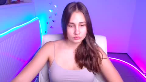 Lora online show from October 15, 2025, 5:07 am