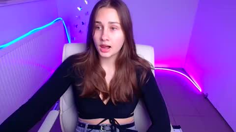 Lora online show from October 20, 2025, 5:19 am