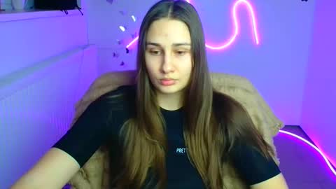 Lora online show from February 26, 2026, 12:37 pm