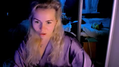 Lora online show from October 7, 2025, 2:20 am