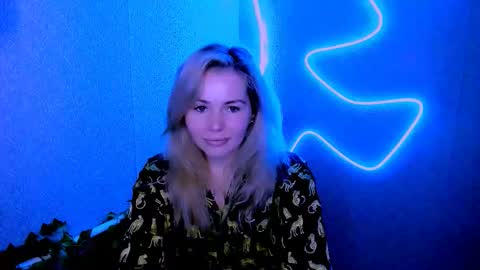 Lora online show from February 23, 2026, 3:15 am