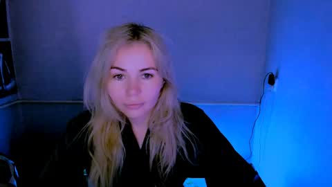 Lora online show from April 21, 2026, 2:26 am