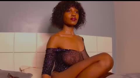 Snapshot of loraforreal chatting on September 10, 2025, 10:54 pm Blackcat online show from September 10, 2025, 10:54 pm