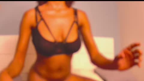 Snapshot of loraforreal chatting on November 6, 2025, 4:35 am Blackcat online show from November 6, 2025, 4:35 am