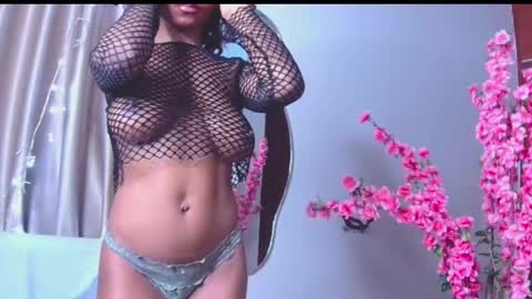 Snapshot of loraforreal chatting on December 17, 2025, 11:00 pm Blackcat online show from December 17, 2025, 11:00 pm