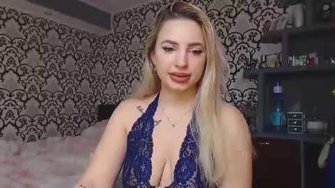 Queen LoraSinClare online show from March 2, 2026, 8:10 am