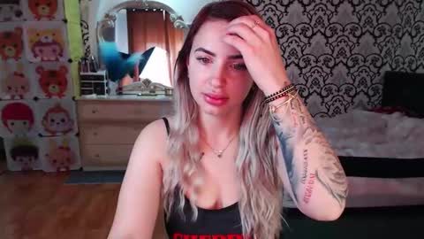 Snapshot of lorasinclare chatting on May 22, 2026, 7:04 am Queen LoraSinClare online show from May 22, 2026, 7:04 am