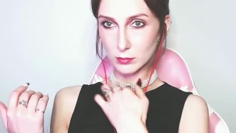 Snapshot of loravinaa chatting on April 1, 2026, 1:39 am Lora online show from April 1, 2026, 1:39 am