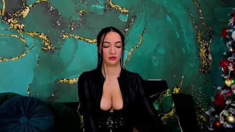 Miss online show from December 7, 2024, 12:13 pm