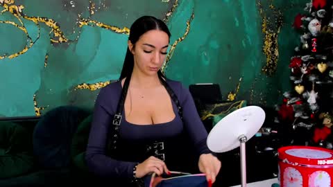 Miss online show from December 10, 2024, 12:38 pm