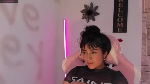 Snapshot of lore_rey chatting on May 21, 2026, 2:07 am lore_rey online show from May 21, 2026, 2:07 am