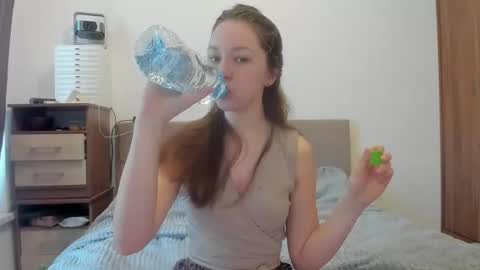 Snapshot of lorelea_cute chatting on March 1, 2026, 6:04 am Lorelea cute online show from March 1, 2026, 6:04 am
