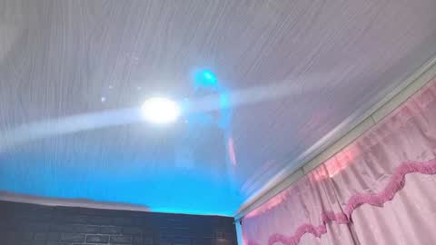 Snapshot of loren_44tits chatting on December 28, 2024, 6:40 pm Loren online show from December 28, 2024, 6:40 pm