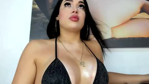 Snapshot of loren_baker chatting on February 10, 2025, 10:53 am Doll Queen online show from February 10, 2025, 10:53 am