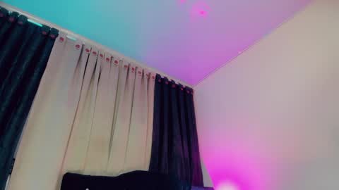 lesly lorena online show from May 10, 2026, 10:59 pm