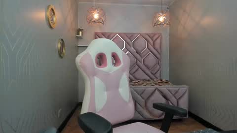 lorena_watson online show from January 8, 2025, 8:49 am