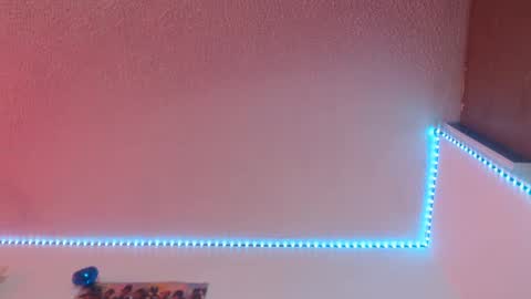 lorenitha online show from September 8, 2025, 3:33 pm