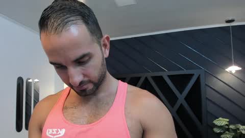 Snapshot of lorenzo_walker_ chatting on February 7, 2025, 5:29 pm L O R E N Z O Thumbs Up help online show from February 7, 2025, 5:29 pm