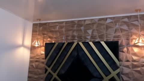 Snapshot of lorenzo_walker_ chatting on February 10, 2025, 5:19 pm L O R E N Z O Thumbs Up help online show from February 10, 2025, 5:19 pm