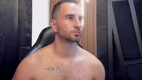 Snapshot of lorenzo_walker_ chatting on September 17, 2025, 5:25 pm L O R E N Z O Thumbs Up help online show from September 17, 2025, 5:25 pm