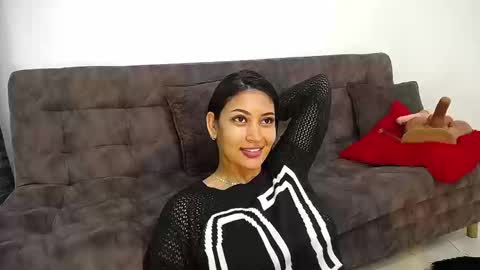 loretahorny online show from September 19, 2025, 3:24 pm