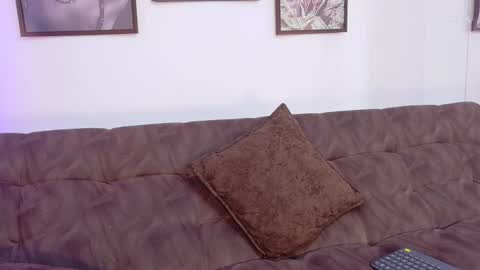 loretahorny online show from December 20, 2025, 2:13 pm