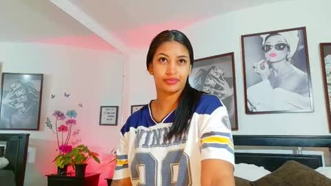 loretahorny online show from March 24, 2026, 12:43 pm